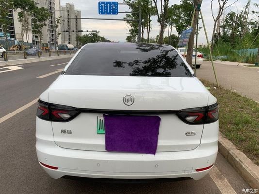 Xe điện tinh khiết Weima E5 Nhiều màu 170km / h Xe điện năng lượng mới