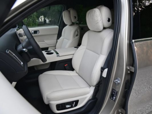 Pin 42,8 kWh SUV điện 6 chỗ