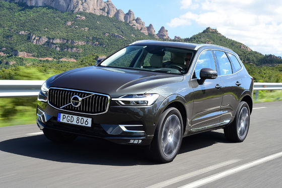Xe điện 4 bánh trung bình 4WD 180Km / H Công suất tối đa 184KW Volvo XC60 B5