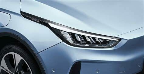 Hình học C Ô tô điện nhỏ gọn EV Phạm vi 550km Dẫn động cầu trước 150km/h