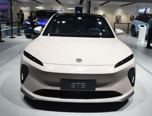 Ô tô điện hiệu suất cao 200km/h Nio ET5 Tay lái trái Xe điện sang trọng