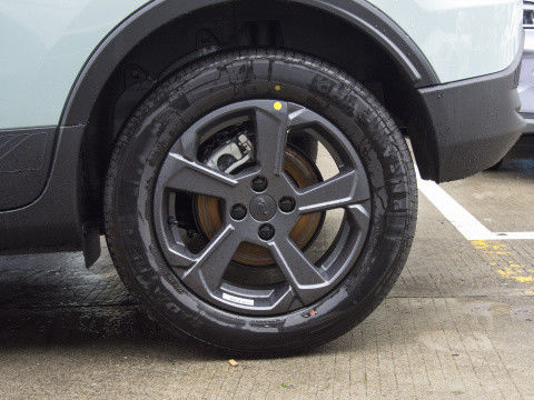 SUV cỡ nhỏ Xe điện Thân thiện với ECO Geely Geometry E 320km 401km 5 Cửa 5 Chỗ ngồi