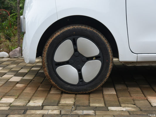 XIAOHU FEV Mini EV Ô tô 100km / h Phương tiện năng lượng mới dành cho người lớn