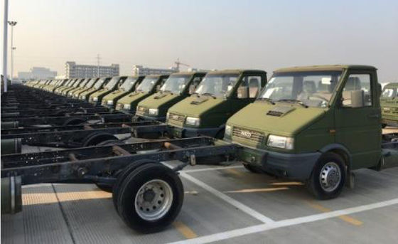 87kw Xe địa hình thứ hai Xe ô tô 105km / h IVECO NJ1047LGSAA