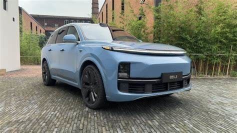 Pin 42,8 kWh SUV điện 6 chỗ