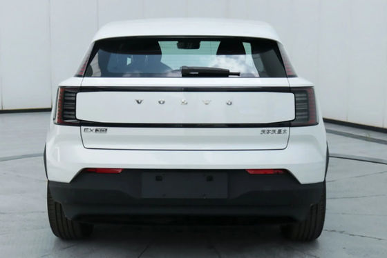 Volvo SUV điện nhỏ và xe điện tầm xa tại Volvo EX30 chạy