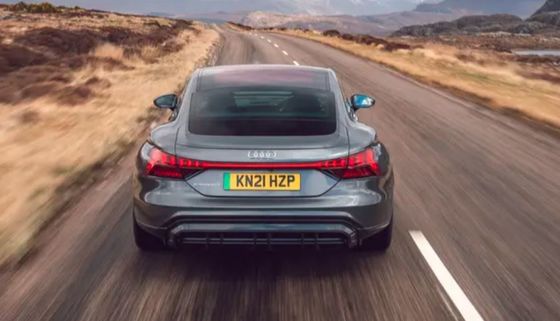 2023 Audi e-Tron GT Chiếc xe điện bốn cửa tối ưu với 673 mã lực 480km CLTC và dung lượng pin 93.4kwh