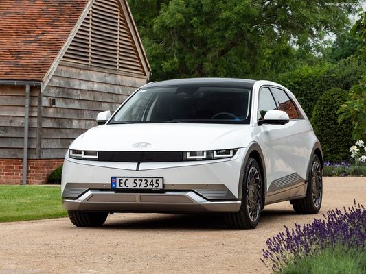 gia đình mới của xe điện hoàn toàn từ Hyundai Ioniq5 quyến rũ, thiết kế tương lai với phạm vi 430km