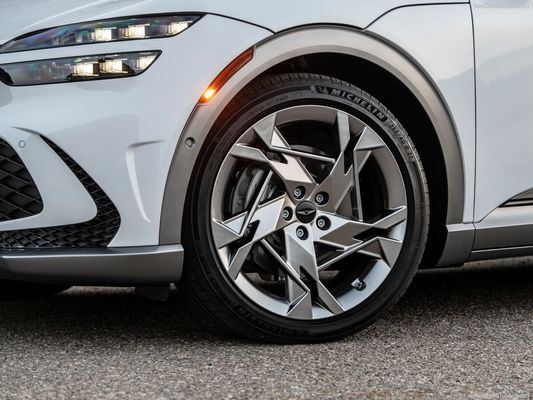 Genesis GV60 Upmarket All Electric Family Car Với pin 76.4kwh 350Nm Of Torque Boost & Drift Mô hình