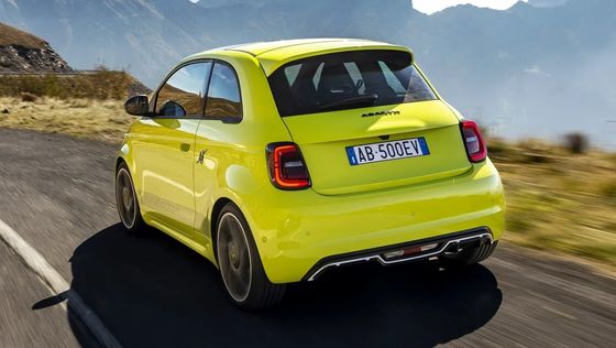Cute And Sporty At Abarth 500e Hot Hatchback Xe điện vui vẻ như xăng 152P.S động cơ