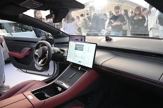 2024 New Chery Huawei LUXEED S7 2024 Luxury Electric Sedan LUXEED S7 với 12.4kw / h tiêu thụ tự đậu xe