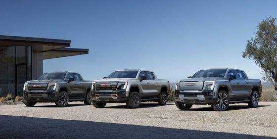 GMC Sierra EV hệ thống truyền động động cơ kép với 754P được đánh giá là kéo lên đến 9500 pound và có thể kéo lên đến 1300 pound của tải trọng