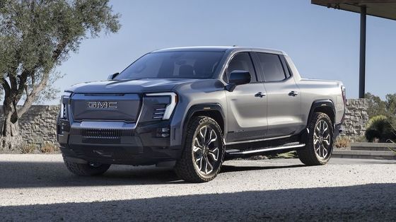 GMC Sierra EV hệ thống truyền động động cơ kép với 754P được đánh giá là kéo lên đến 9500 pound và có thể kéo lên đến 1300 pound của tải trọng