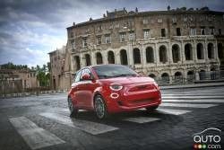 2024 FIAT 500e FWD Mini xe điện pin 42kwh với tốc độ tối đa 94mph