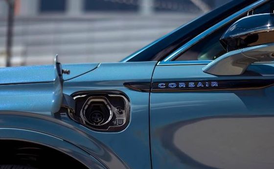 024 Lincoln Corsair Plug-In Hybrid Green Ev SUV 5 hành khách Lincoln Corsair bao bọc bạn trong các tính năng thông minh