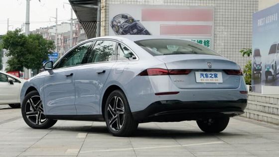 Xe điện cho Roewe D7 EV Với RWD, 197 mã lực, 0-100 Km / h Trong 7,3 giây, Pin LFP 59,2 kWh, phạm vi 510 Km