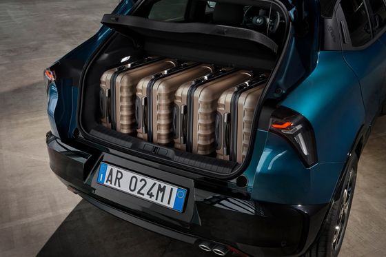 Mua bán trước Chiếc xe nhỏ gọn thể thao nhất Alfa Romeo EV Milano đầu tiên Với 2 tùy chọn hệ thống truyền động 156ph&240ph WLTC 240miles