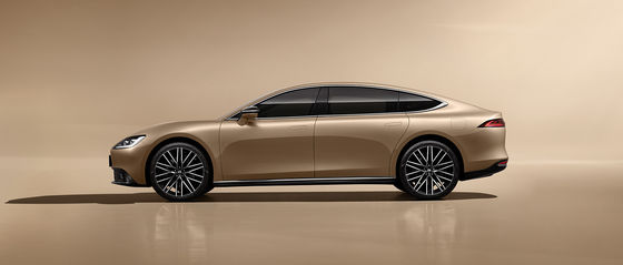 2024 Xe điện tinh khiết YuanHang Y6 Sedan Với phạm vi 660km