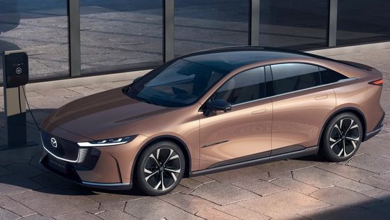 Chiếc xe điện hoàn toàn đầu tiên Mazda EZ-6 là một chiếc sedan xe đằng sau với