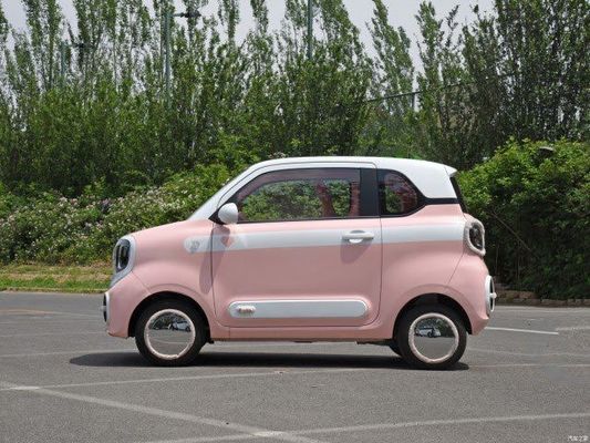 Trước bán Micro-ev FAW Bestune Pony Hatch phạm vi 120km Với động cơ 20kw / 27P.s Điện 3 cửa / 4 chỗ thiết kế an toàn