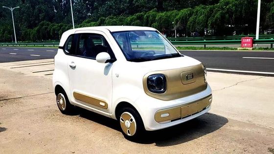 Trước bán Micro-ev FAW Bestune Pony Hatch phạm vi 120km Với động cơ 20kw / 27P.s Điện 3 cửa / 4 chỗ thiết kế an toàn