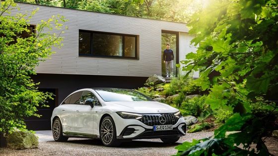 Xe điện siêu tầm xa Mercedes-Benz EQE AMG 53 4MATIC + với động cơ 460kw/625P.s sức mạnh 220km / h tốc độ tối đa