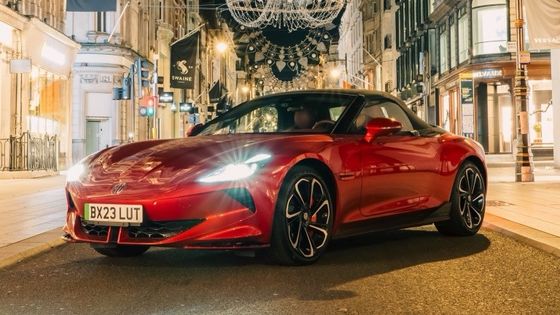 MG Cyberster Trophy Tất cả xe thể thao điện Một sức khỏe 335bhp Và 350lb Foot Of Torque, 336 dặm phạm vi dưới 77kwh pin