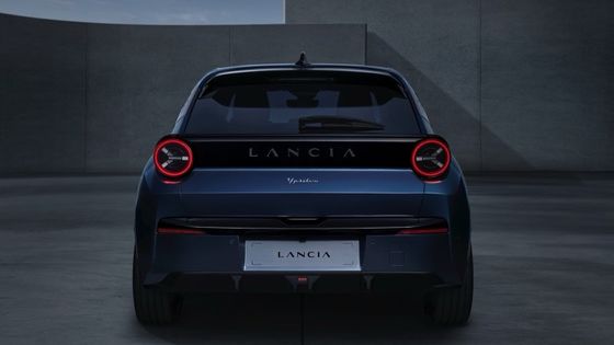 Chiếc xe điện đầu tiên của Lancia Ypsilon với động cơ gắn phía trước với 154 mã lực và 260 Nm.