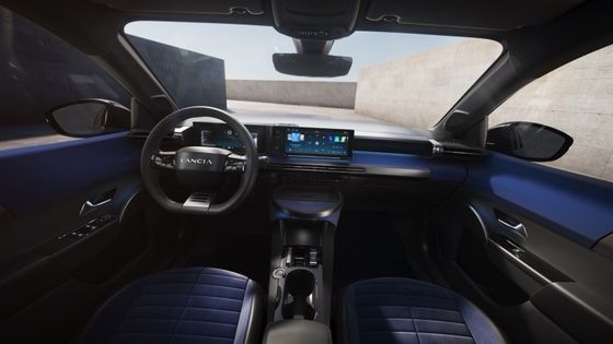 Chiếc xe điện đầu tiên của Lancia Ypsilon với động cơ gắn phía trước với 154 mã lực và 260 Nm.