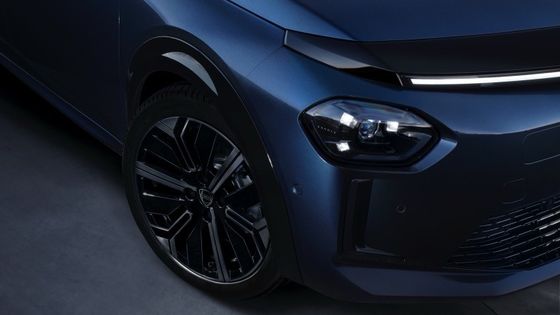 Chiếc xe điện đầu tiên của Lancia Ypsilon với động cơ gắn phía trước với 154 mã lực và 260 Nm.