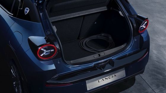 Chiếc xe điện đầu tiên của Lancia Ypsilon với động cơ gắn phía trước với 154 mã lực và 260 Nm.