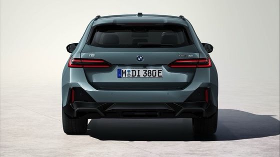 Xe điện mới nhất phù hợp với pin 84,4kWh phạm vi 329mile với 335bhp/430Nm tại BMW i5 Touring eDrive40 một tốc độ RWD