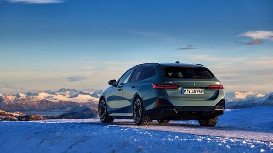 Xe điện mới nhất phù hợp với pin 84,4kWh phạm vi 329mile với 335bhp/430Nm tại BMW i5 Touring eDrive40 một tốc độ RWD