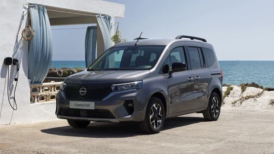 Vị trí lái xe thoải mái và cabin thực tế với giá trị tốt Nissan Townstar MPV Pure Ev với WLTP 285km