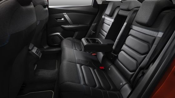 Lái xe tốt E-C4 của Citroen Với 115kw (156ps) Điện lực 150km/h Tốc độ tối đa 54kwh Lithium Ion pin