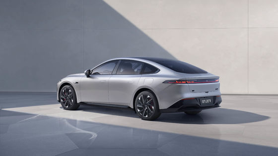 2024 mạnh mẽ Dongfeng Eπ 007 200Pro EREV 200km CLTC 160kw động cơ sức mạnh 310N.m Mô-men xoắn với 7,2s 0-100km / h gia tốc