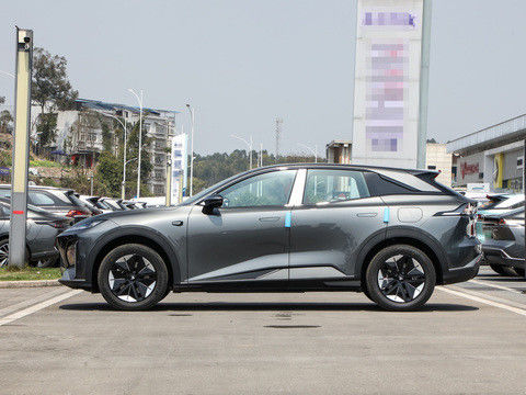 Hệ thống mới nhất của HUAWEI DEEPAL S07 2024 EREV với 121km CLTC0.5h Thời gian sạc nhanh 175kW Lượng tối đa 320N.m Mô-men xoắn