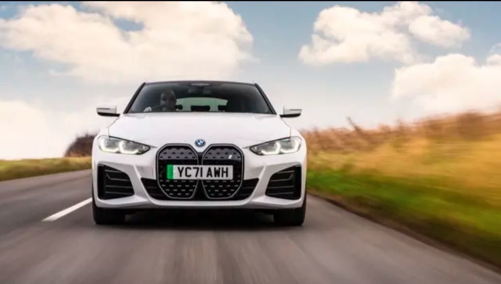 Mới nhất và tất cả các bánh xe lái xe tại BMW i4 động cơ điện kép power& hatchback có sẵn