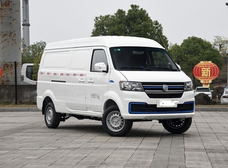 Hình hình vuông được thông qua Jinbei Family style New Electric Van Hiace EV Với 220N.m Và 300km NEDC Với tốc độ tối đa ở 80km/h