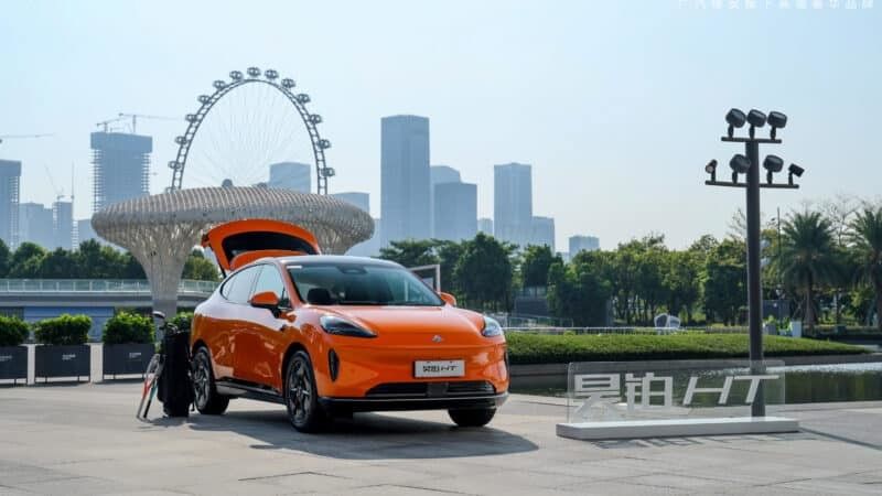 2023 GAC Aion's Hyper HT Fastback SUVRWD Phiên bản đổi pin với cửa cánh cá mập, 245 Hp, 550 Km Range